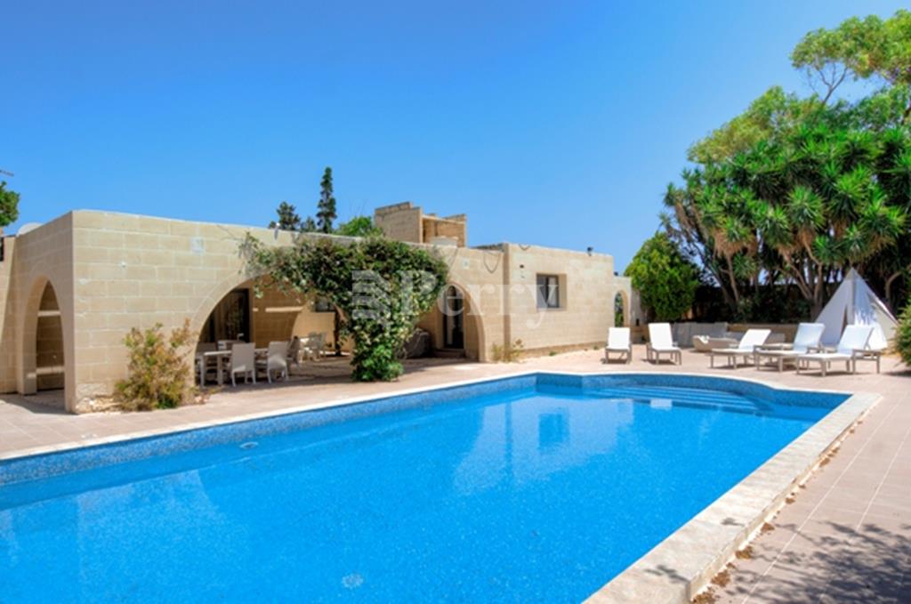 Bahar ic-Caghaq<br>Villa