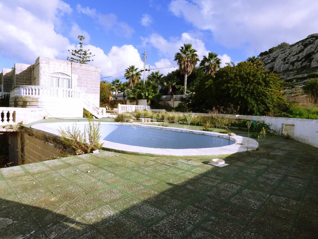 Bahar ic-Caghaq<br>Villa