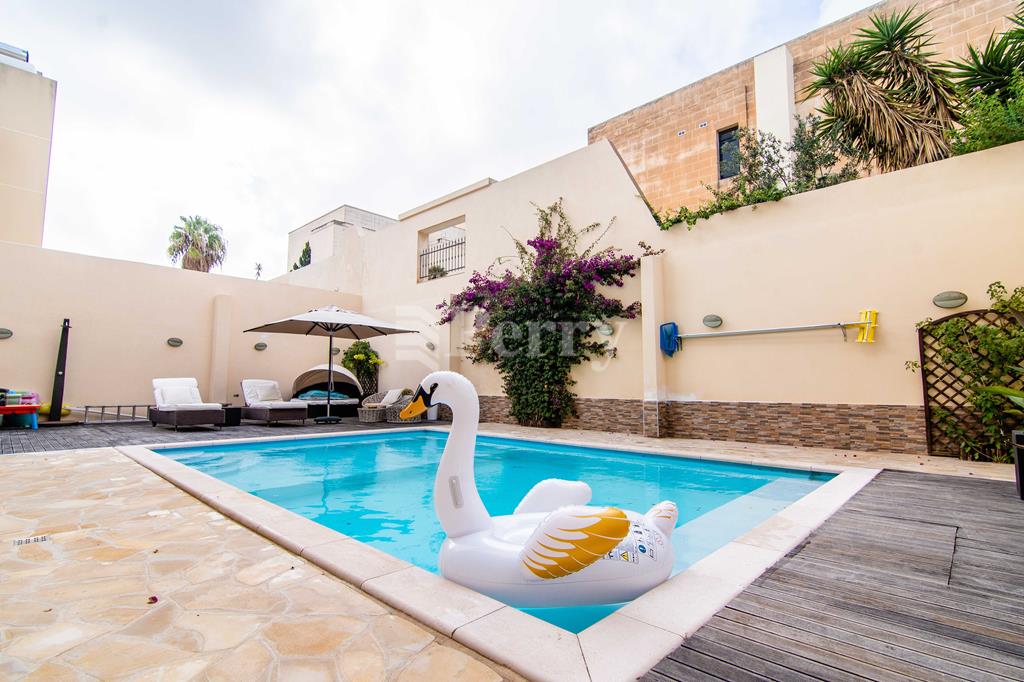 High Ridge, Madliena<br>Villa