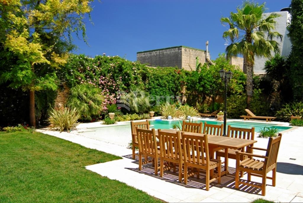 Mosta<br>House of Character