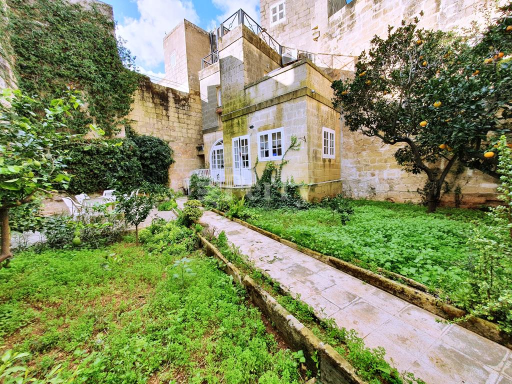 Lija<br>Town House