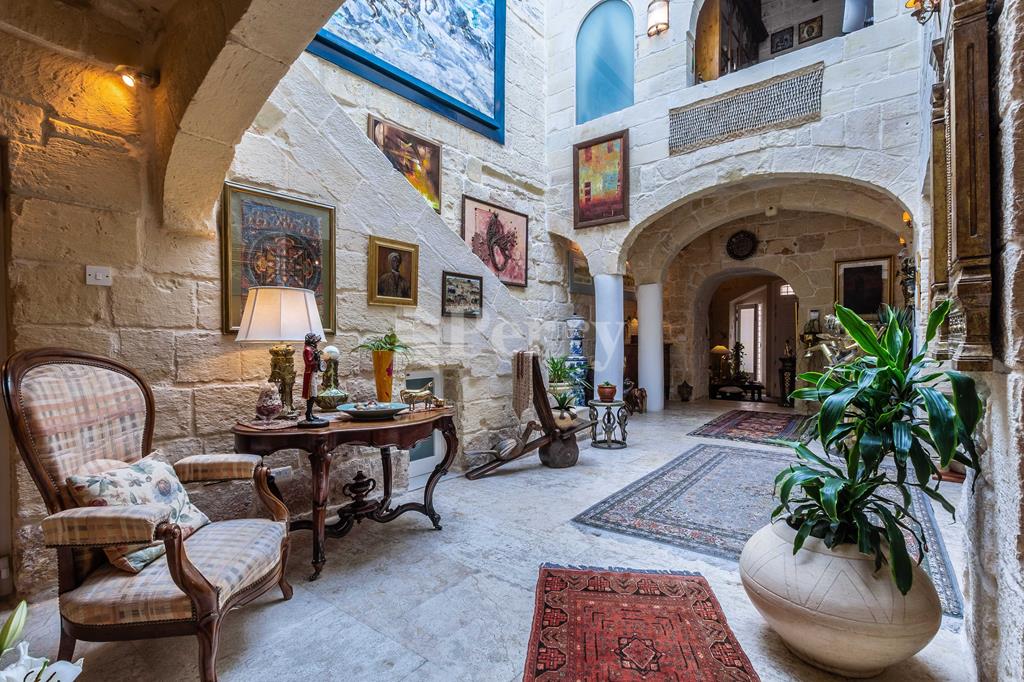 Naxxar<br>House of Character